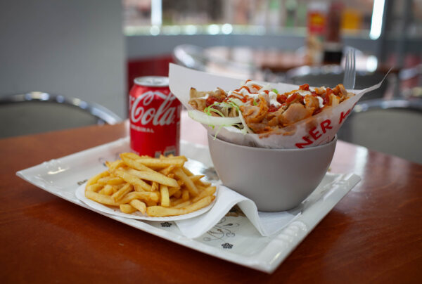 PLATO KEBAB + BEBIDA