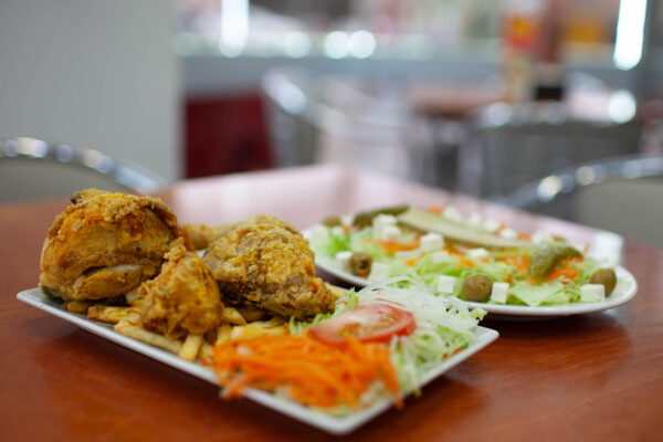 MENÚ POLLO FRITO + BEBIDA - Imagen 2